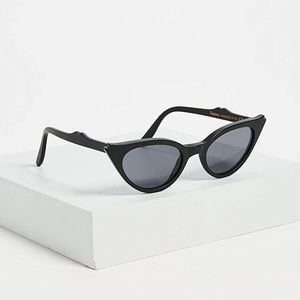 Illesteva “Isabella” Cat Eye Sunglasses NWT